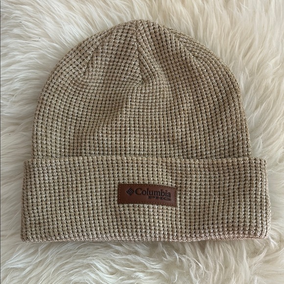 NWOT Columbia Tan Knit Beanie Unisex One Size Fits All - Picture 1 of 7
